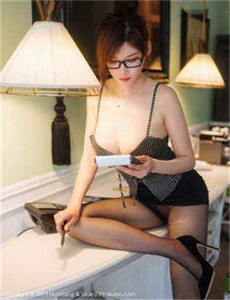 变成黑皮辣妹后跟朋友做了原版动画叫什么