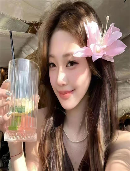 一個人在線觀看的WWW視頻中文_向日葵草莓芭樂絲瓜鴨脖視頻